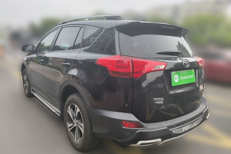 Used Toyota RAV4 2015 2.0L CVT Two-Wheel Drive Fashion Edition Rear Left 45 Deg