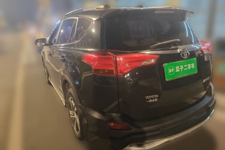 Used Toyota RAV4 2015 2.0L CVT Two-Wheel Drive Fashion Edition Rear Left 45 Deg