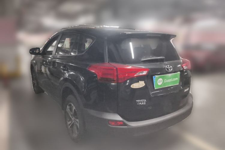Used Toyota RAV4 2015 2.0L CVT Two-Wheel Drive Fashion Edition Rear Left 45 Deg
