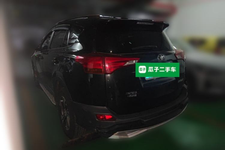 Used Toyota RAV4 2015 2.0L CVT Two-Wheel Drive Fashion Edition Rear Left 45 Deg