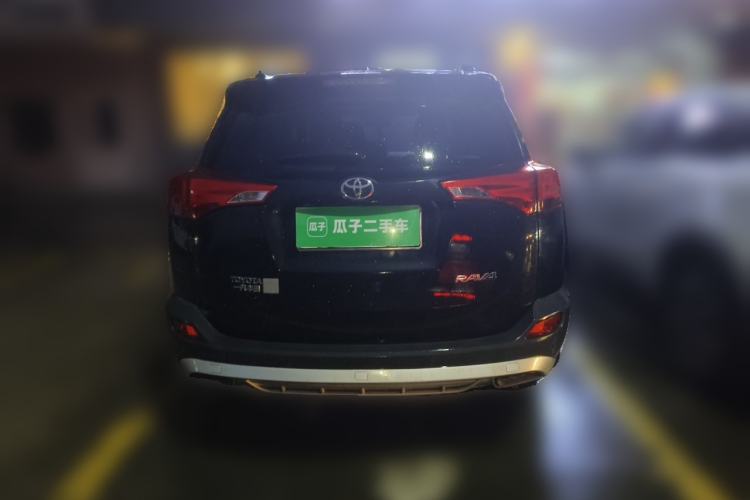 Used Toyota RAV4 2015 2.0L CVT Two-Wheel Drive Fashion Edition Rear