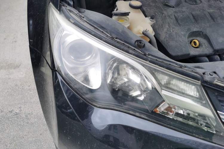 Used Toyota RAV4 2015 2.0L CVT Two-Wheel Drive Urban Edition Right Front Headlight
