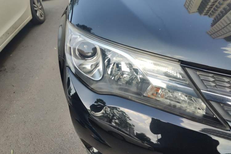 Used Toyota RAV4 2015 2.0L CVT Two-Wheel Drive Fashion Edition Right Front Headlight