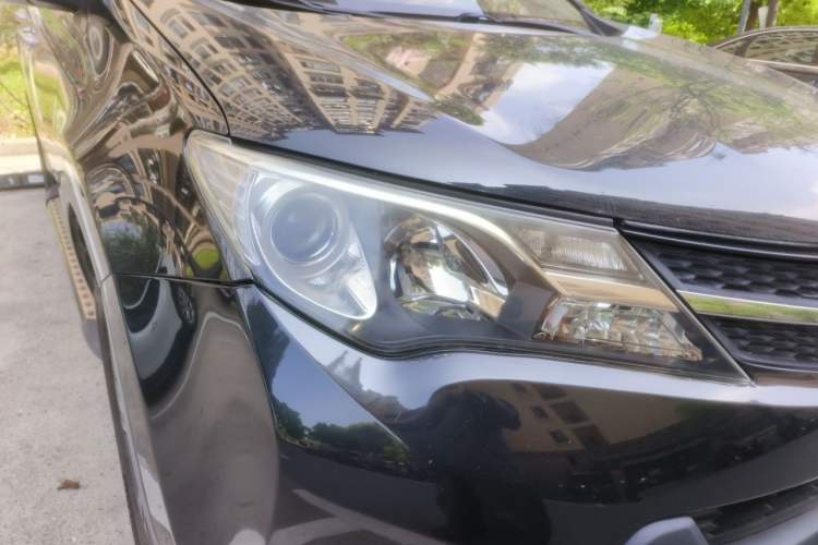 Used Toyota RAV4 2015 2.0L CVT Four-Wheel Drive New Edition Right Front Headlight