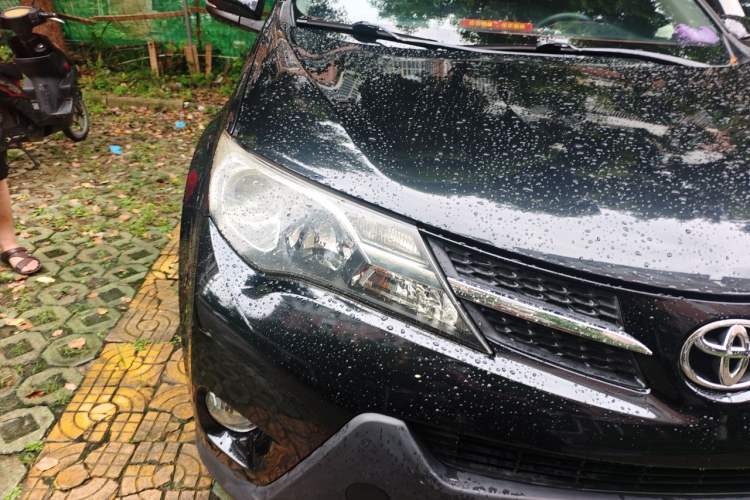 Used Toyota RAV4 2015 2.0L CVT Two-Wheel Drive Urban Edition Right Front Headlight