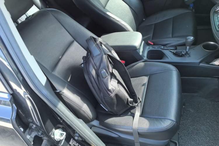 Used Toyota RAV4 2015 2.0L CVT Two-Wheel Drive Fashion Edition Right Front Seat