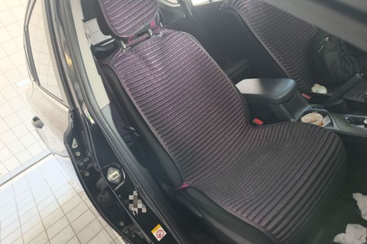 Used Toyota RAV4 2015 2.0L CVT Two-Wheel Drive Fashion Edition Right Front Seat