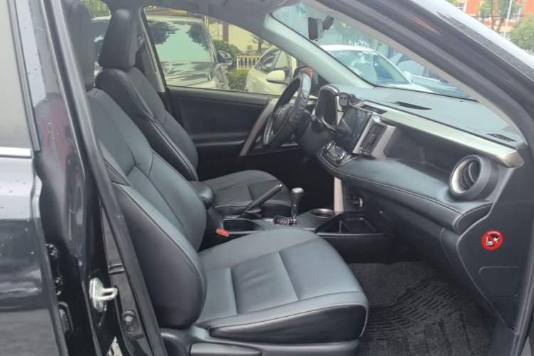 Used Toyota RAV4 2015 2.0L CVT Four-Wheel Drive New Edition Right Front Seat