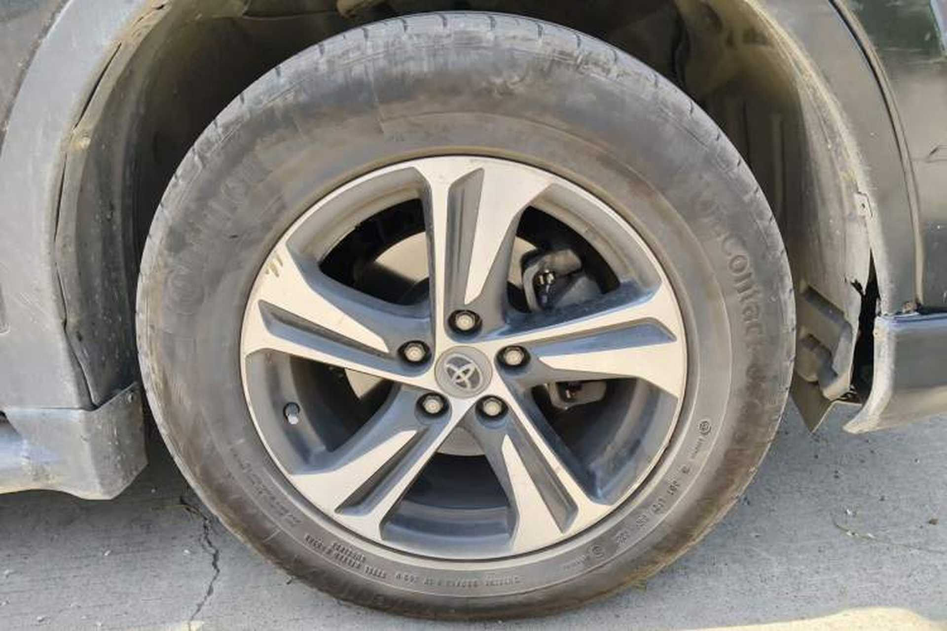 Used Toyota RAV4 2015 2.0L CVT Two-Wheel Drive Fashion Edition Right Front Wheel Hub