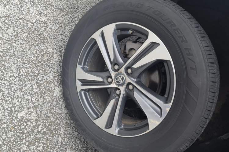 Used Toyota RAV4 2015 2.0L CVT Four-Wheel Drive New Edition Right Rear Wheel Hub