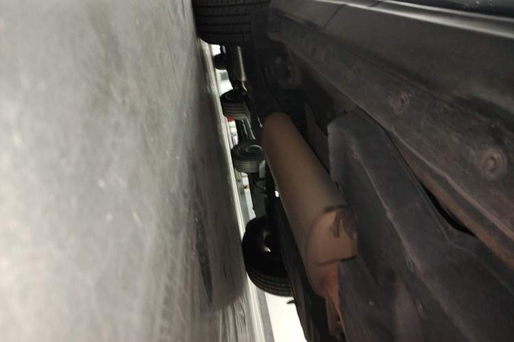 Used Toyota RAV4 2015 2.0L CVT Two-Wheel Drive Fashion Edition Right Side Sill