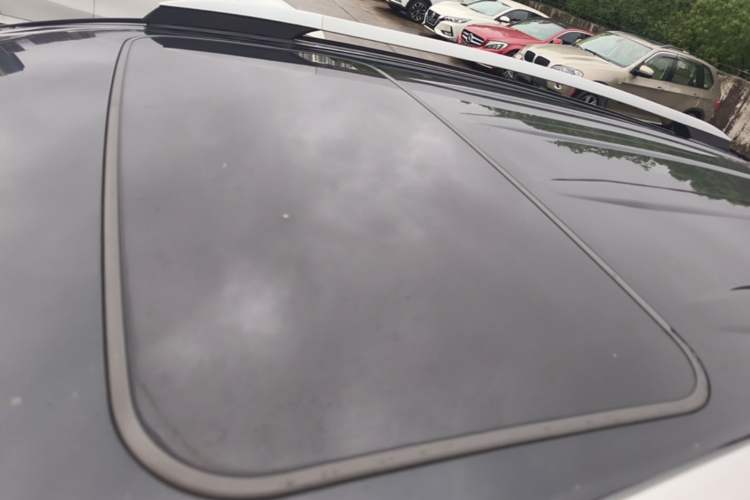 Used Toyota RAV4 2015 2.0L CVT Two-Wheel Drive Fashion Edition Roof