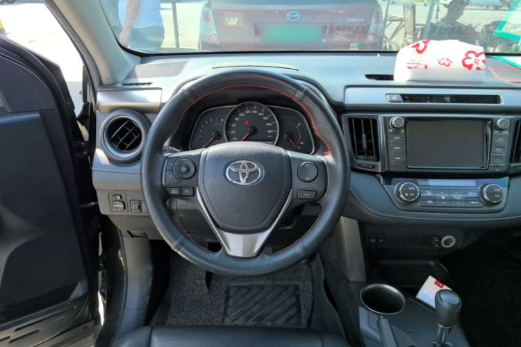 Used Toyota RAV4 2015 2.0L CVT Two-Wheel Drive Fashion Edition Steering Wheel