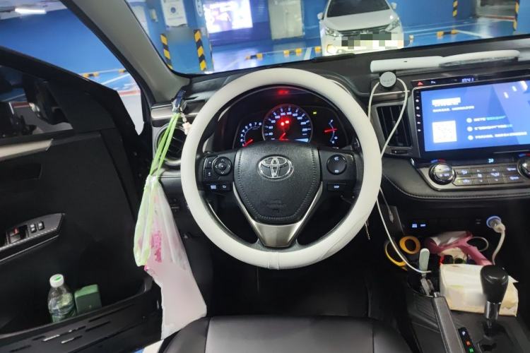 Used Toyota RAV4 2015 2.0L CVT Two-Wheel Drive Fashion Edition Steering Wheel