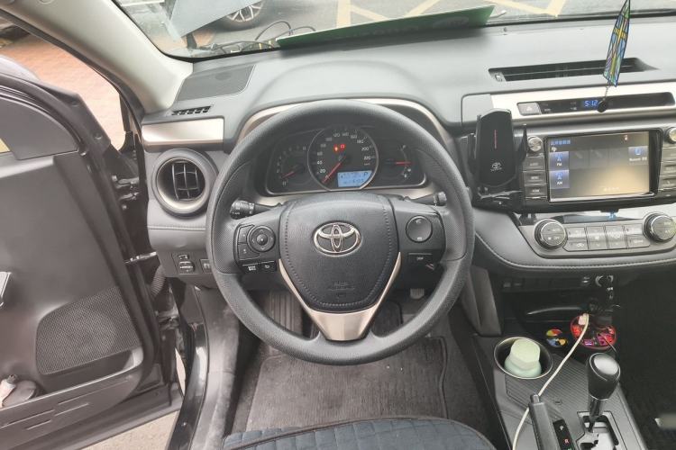 Used Toyota RAV4 2015 2.0L CVT Two-Wheel Drive Fashion Edition Steering Wheel