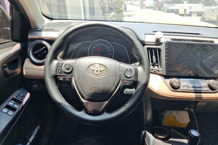 Used Toyota RAV4 2015 2.0L CVT Two-Wheel Drive Fashion Edition Steering Wheel