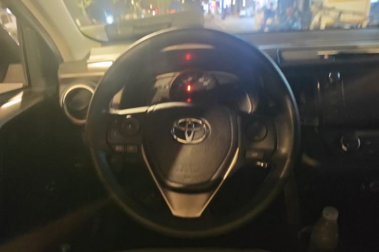 Used Toyota RAV4 2015 2.0L CVT Two-Wheel Drive Fashion Edition Steering Wheel