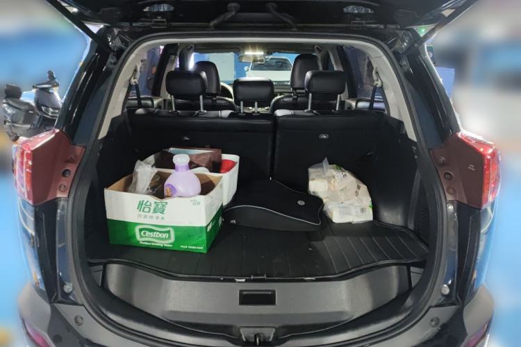 Used Toyota RAV4 2015 2.0L CVT Two-Wheel Drive Fashion Edition Trunk