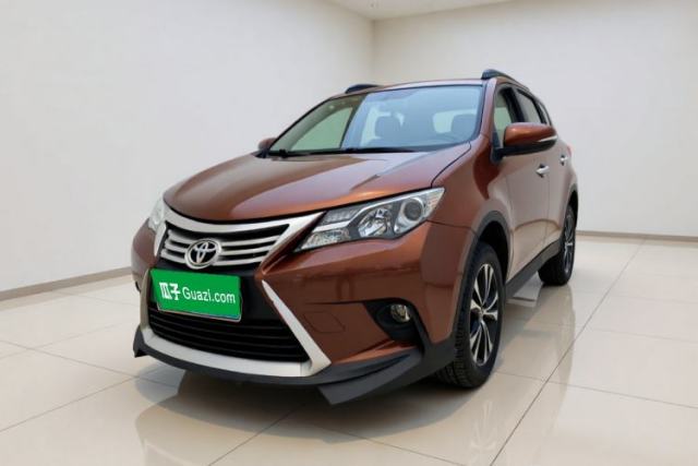 Toyota RAV4 2015 2.5L Automatic 4x4 Elite Edition с пробегом