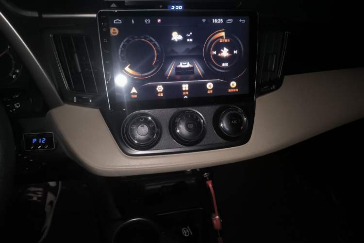 Used Toyota RAV4 2015 2.0L CVT Two-Wheel Drive Urban Edition Audio And AC Panel