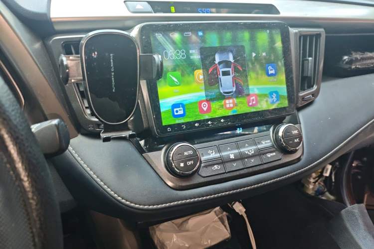 Used Toyota RAV4 2015 2.0L CVT Two-Wheel Drive Fashion Edition Audio And AC Panel