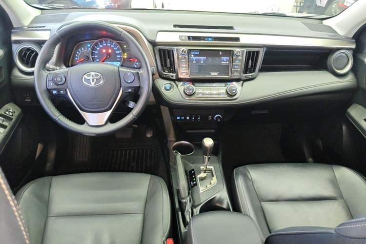 Used Toyota RAV4 2015 2.5L Automatic 4x4 Elite Edition Center Console