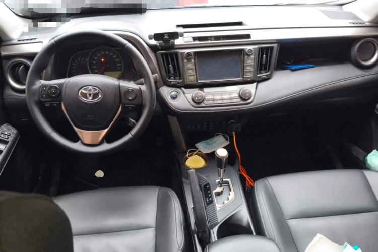 Used Toyota RAV4 2015 2.5L Automatic 4x4 Elite Edition Center Console