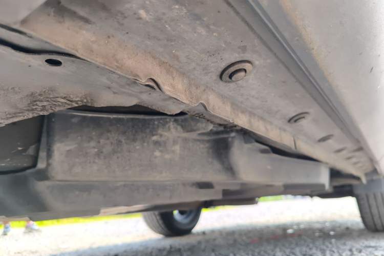 Used Toyota RAV4 2015 2.5L Automatic 4x4 Elite Edition Chassis Front Left