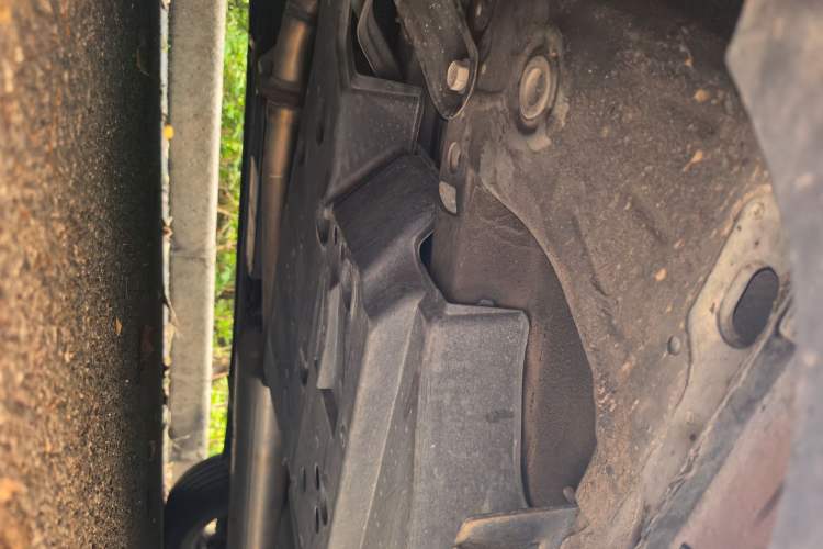 Used Toyota RAV4 2015 2.5L Automatic 4x4 Luxury Edition Chassis Front Left