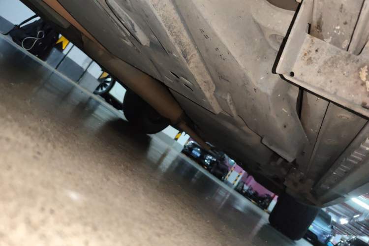 Used Toyota RAV4 2015 2.5L Automatic 4x4 Elite Edition Chassis Front Left