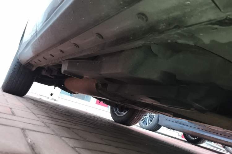 Used Toyota RAV4 2015 2.5L Automatic 4x4 Elite Edition Chassis Front Right