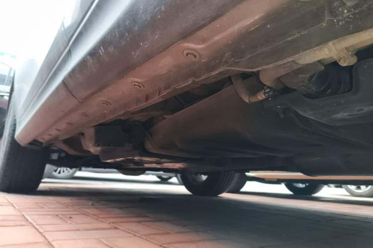 Used Toyota RAV4 2015 2.5L Automatic 4x4 Elite Edition Chassis Rear Left
