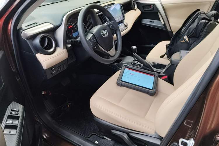 Used Toyota RAV4 2015 2.0L CVT Two-Wheel Drive Fashion Edition Driver Seat
