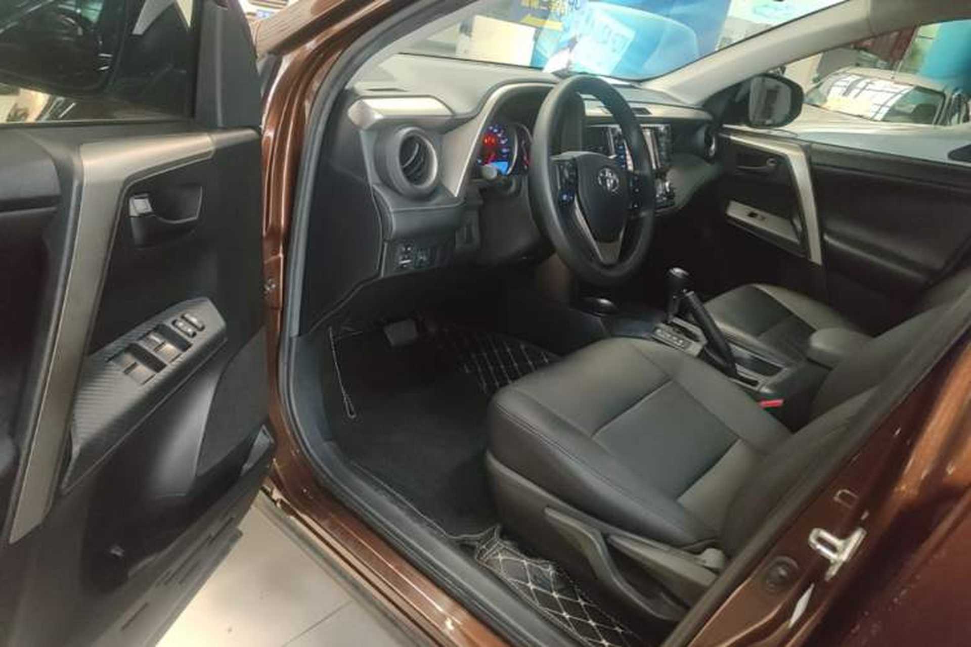 Used Toyota RAV4 2015 2.0L CVT Two-Wheel Drive Fashion Edition Driver Seat