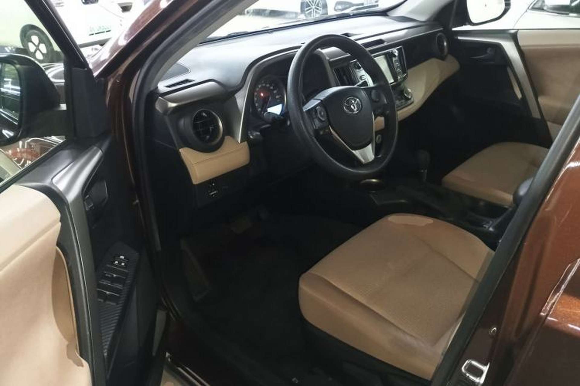 Used Toyota RAV4 2015 2.0L CVT 4x4 Trend Edition Driver Seat