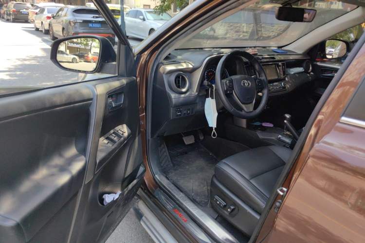 Used Toyota RAV4 2015 2.0L CVT Four-Wheel Drive New Edition Driver Seat