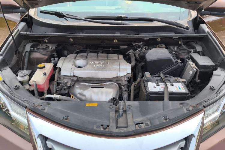 Used Toyota RAV4 2015 2.5L Automatic 4x4 Elite Edition Engine Bay