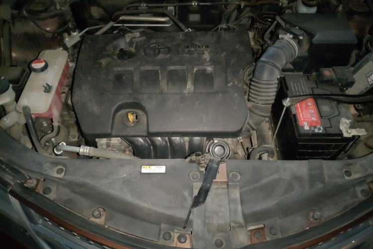 Used Toyota RAV4 2015 2.0L CVT Two-Wheel Drive Fashion Edition Engine Bay