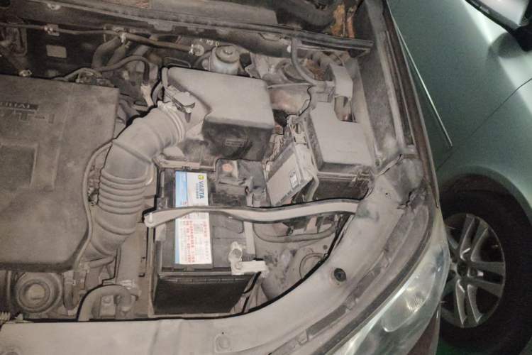 Used Toyota RAV4 2015 2.0L CVT Two-Wheel Drive Fashion Edition Engine Bay Left