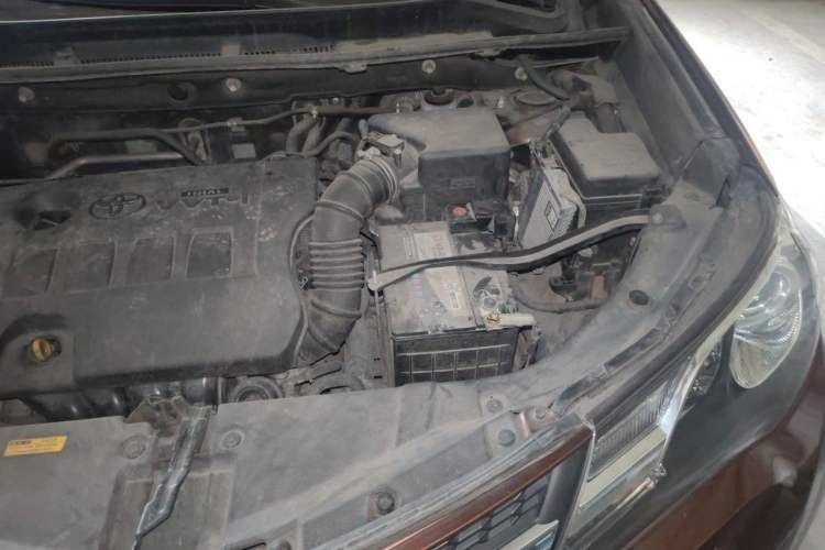 Used Toyota RAV4 2015 2.0L CVT Four-Wheel Drive New Edition Engine Bay Left