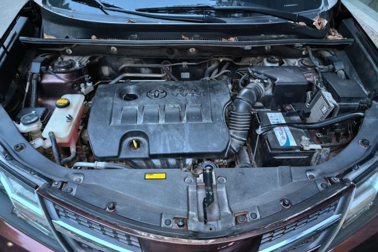 Used Toyota RAV4 2015 2.0L CVT Four-Wheel Drive New Edition Engine Bay