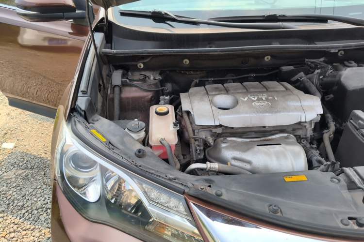Used Toyota RAV4 2015 2.5L Automatic 4x4 Elite Edition Engine Bay Right