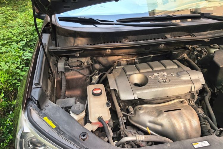 Used Toyota RAV4 2015 2.5L Automatic 4x4 Luxury Edition Engine Bay Right
