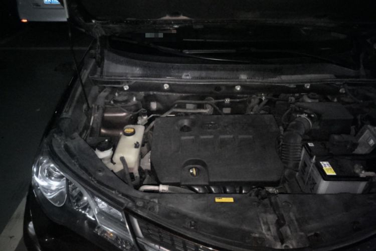 Used Toyota RAV4 2015 2.0L CVT Two-Wheel Drive Urban Edition Engine Bay Right