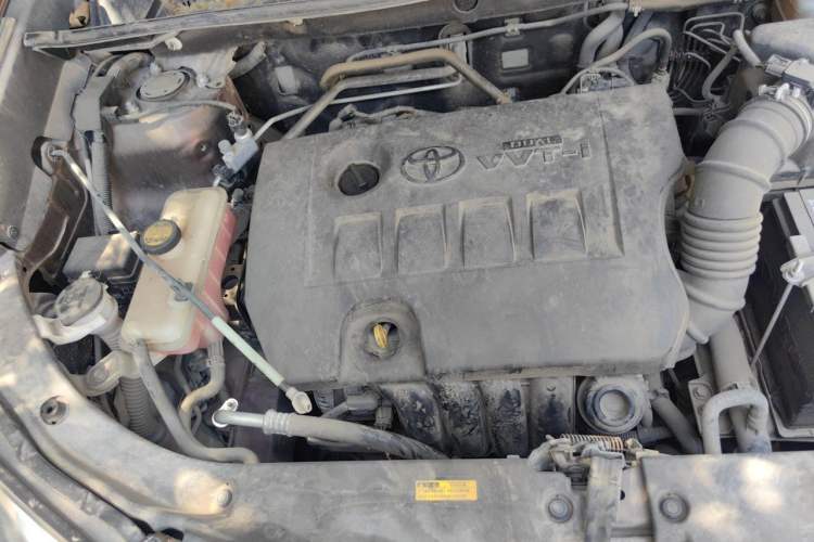 Used Toyota RAV4 2015 2.0L CVT Four-Wheel Drive New Edition Engine Bay Right