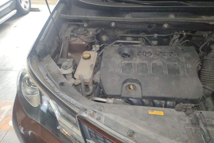 Used Toyota RAV4 2015 2.0L CVT Four-Wheel Drive New Edition Engine Bay Right