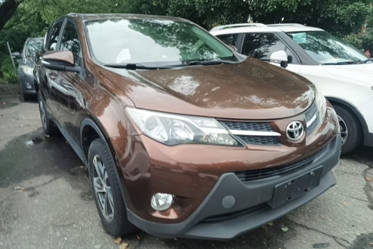 Used Toyota RAV4 2015 2.0L CVT Two-Wheel Drive Fashion Edition Exterior 1