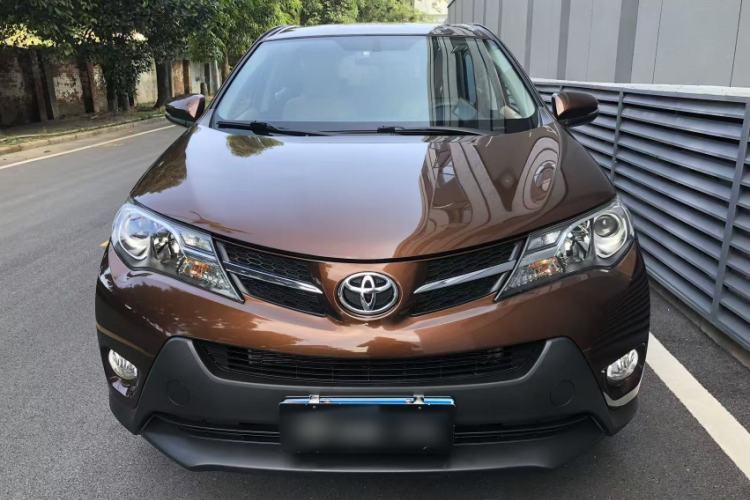 Used Toyota RAV4 2015 2.0L CVT Two-Wheel Drive Fashion Edition Exterior 1
