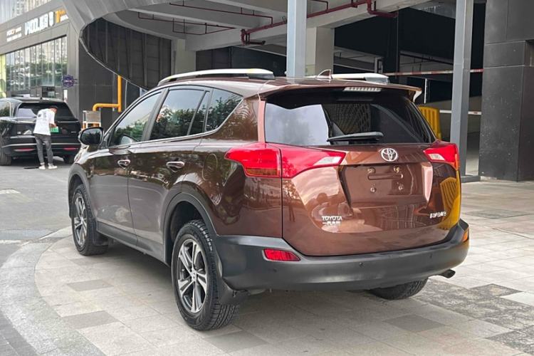 Used Toyota RAV4 2015 2.0L CVT Two-Wheel Drive Fashion Edition Exterior 1