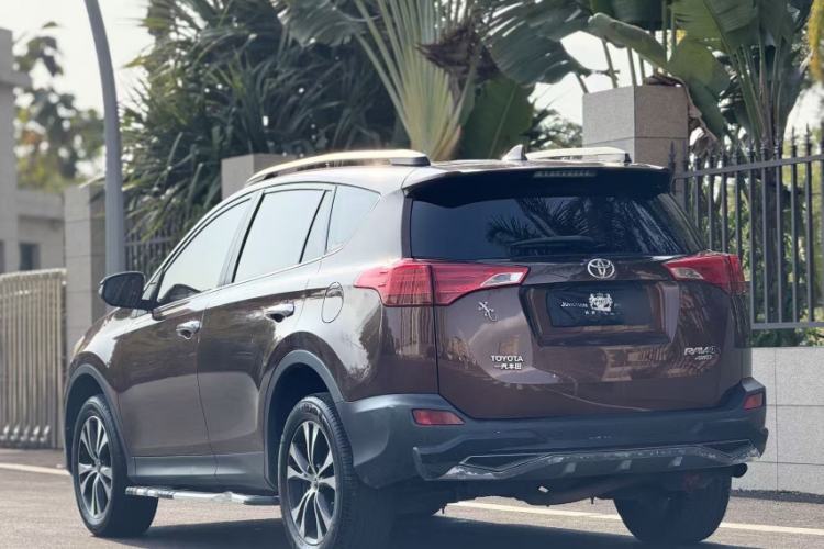 Used Toyota RAV4 2015 2.5L Automatic 4x4 Elite Edition Exterior 2
